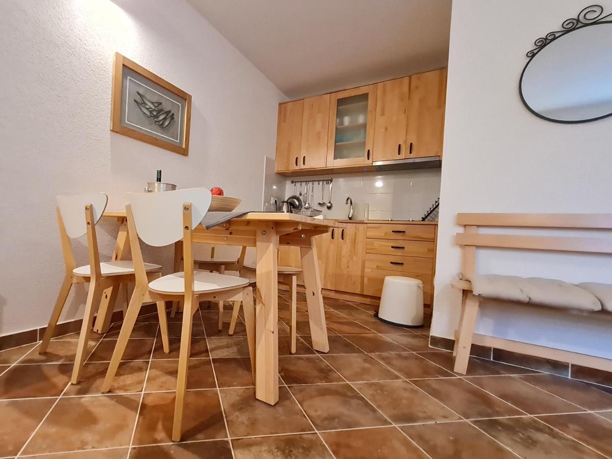 רוביני Sweet House And Apartment מראה חיצוני תמונה