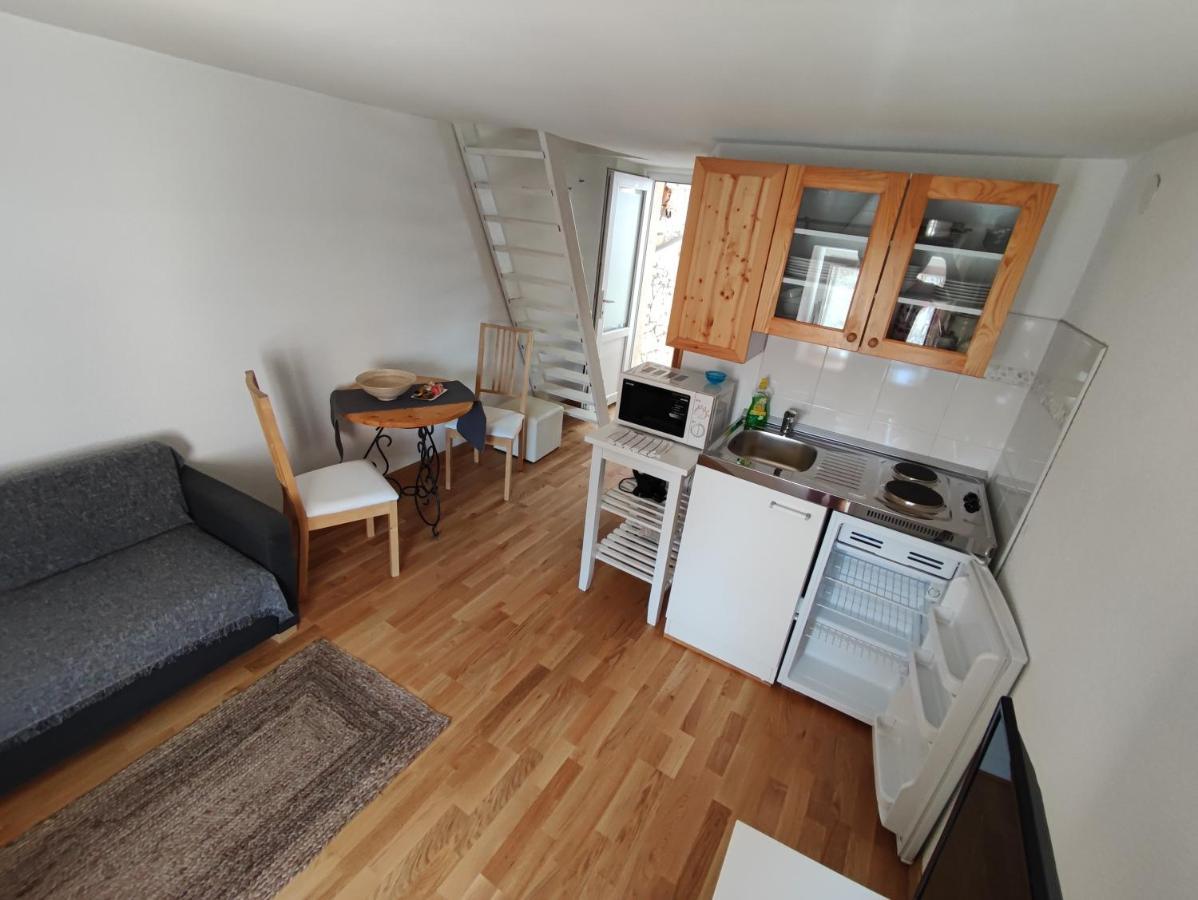 רוביני Sweet House And Apartment מראה חיצוני תמונה